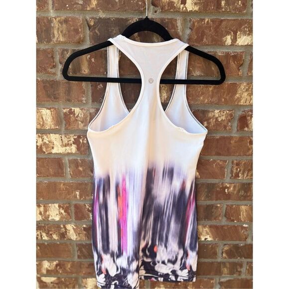 ￼ Lululemon top size small sleeveless in excellent condition - Picture 6 of 8